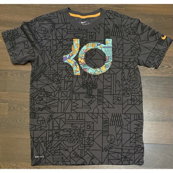 Brand New Nike Dri Fit KD Kevin Durant NOLA Graphic T Shirt Tee Size Medium - Picture 1 of 9